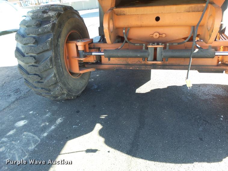 image for item DA3324 1999 JLG 600S boom lift