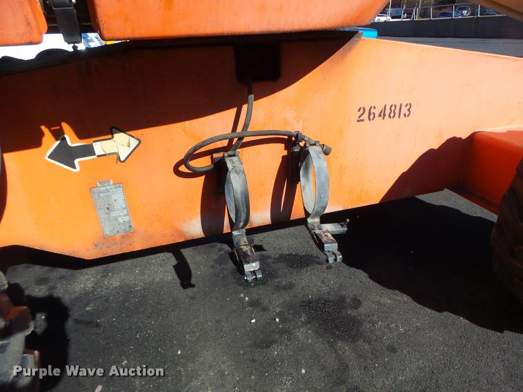 image for item DA3324 1999 JLG 600S boom lift