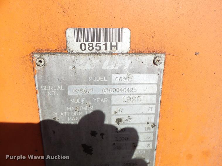 image for item DA3324 1999 JLG 600S boom lift