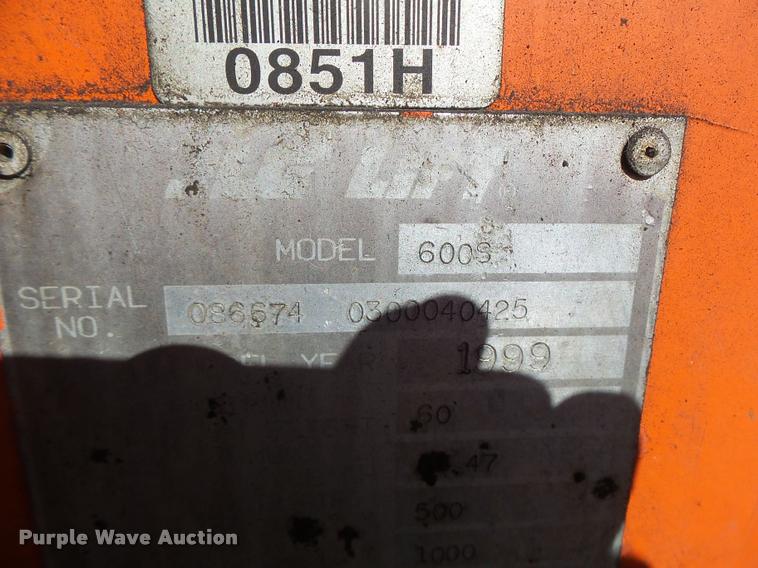 image for item DA3324 1999 JLG 600S boom lift