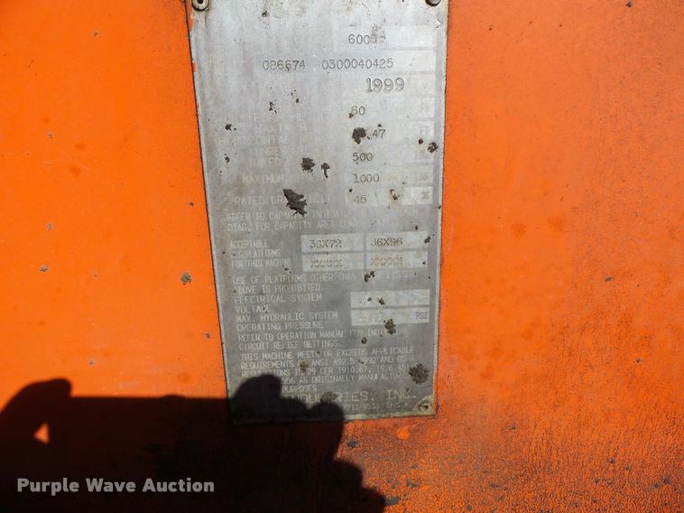 image for item DA3324 1999 JLG 600S boom lift