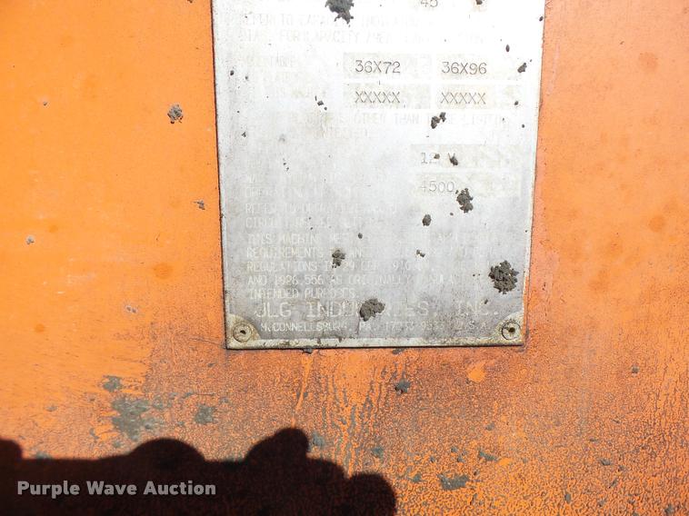 image for item DA3324 1999 JLG 600S boom lift