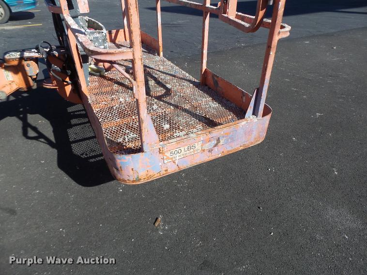 image for item DA3324 1999 JLG 600S boom lift
