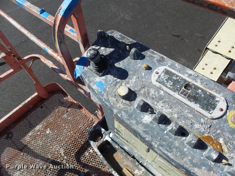 image for item DA3324 1999 JLG 600S boom lift