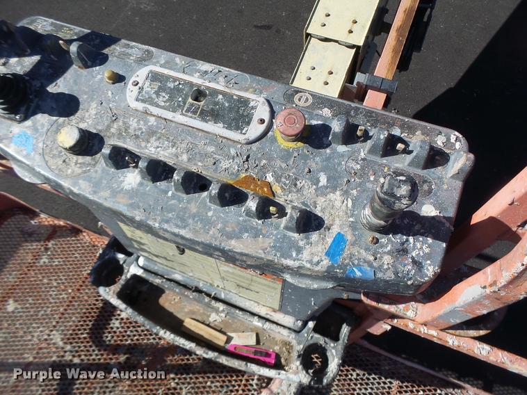 image for item DA3324 1999 JLG 600S boom lift