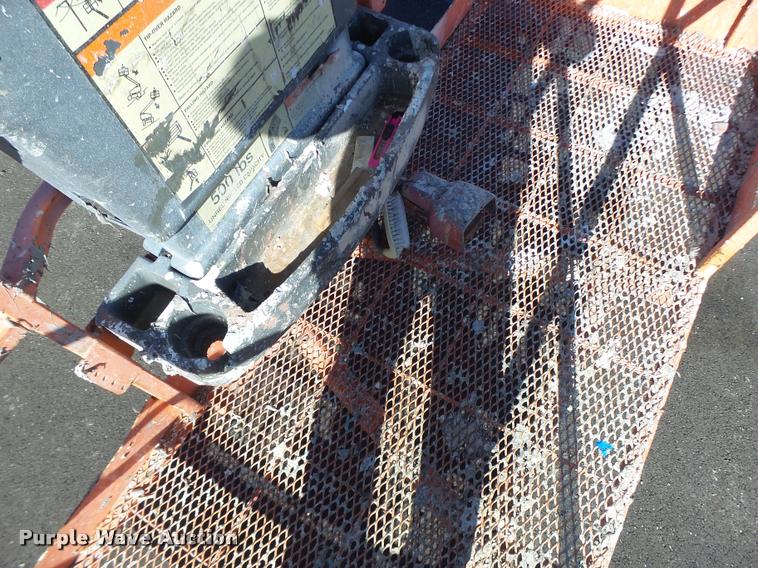 image for item DA3324 1999 JLG 600S boom lift