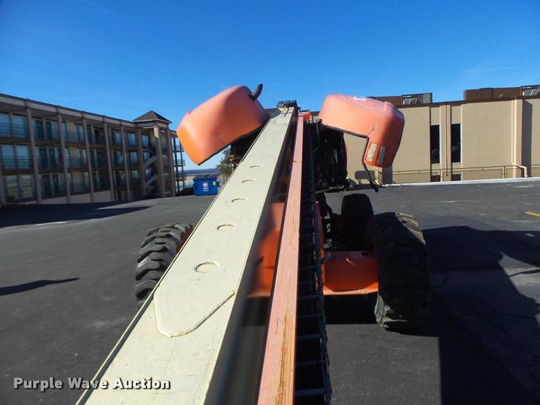 image for item DA3324 1999 JLG 600S boom lift