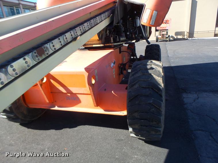image for item DA3324 1999 JLG 600S boom lift
