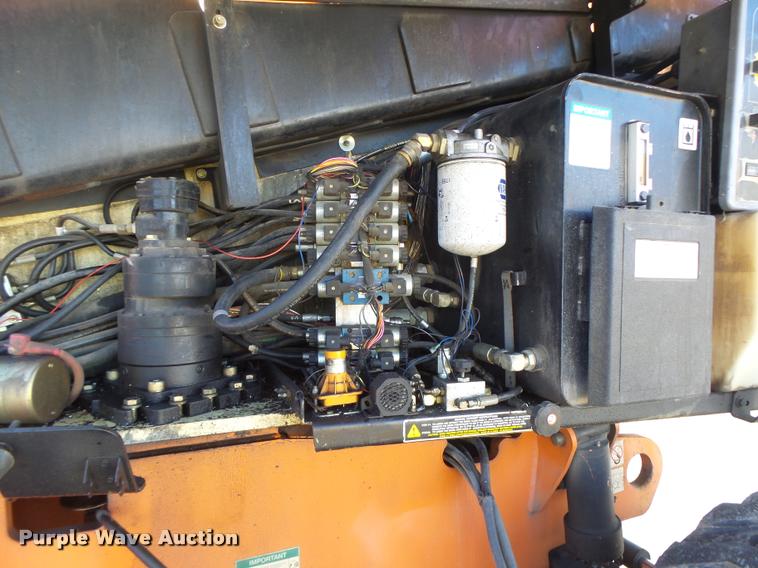 image for item DA3324 1999 JLG 600S boom lift