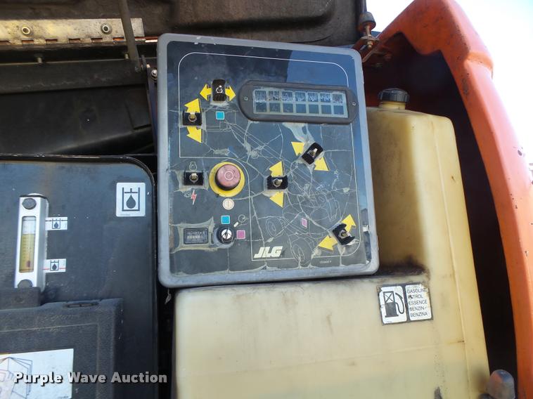 image for item DA3324 1999 JLG 600S boom lift