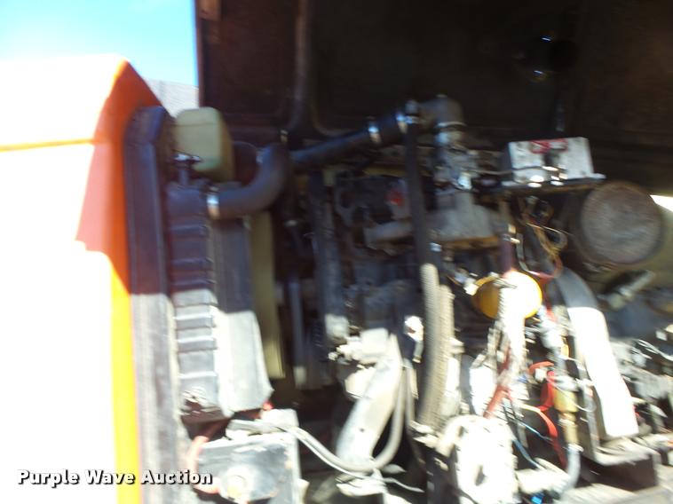 image for item DA3324 1999 JLG 600S boom lift