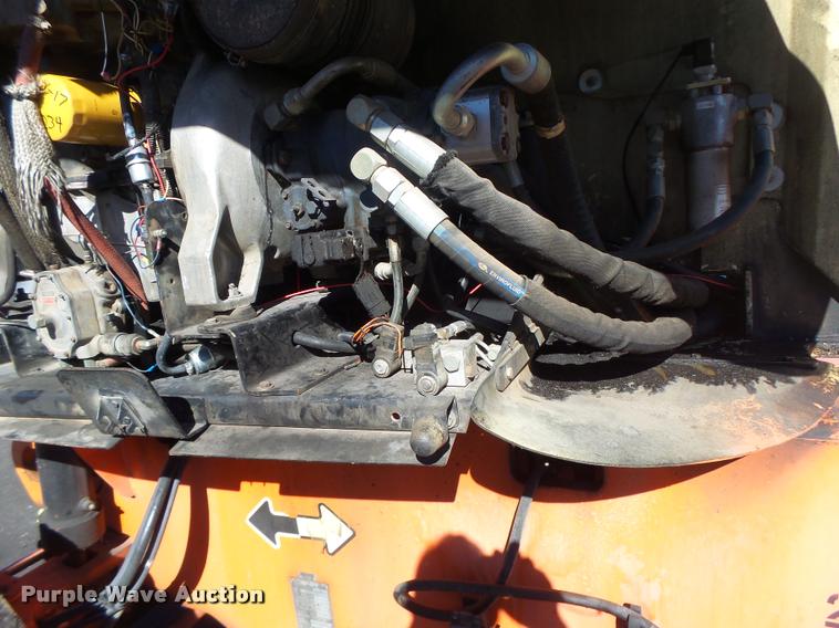 image for item DA3324 1999 JLG 600S boom lift