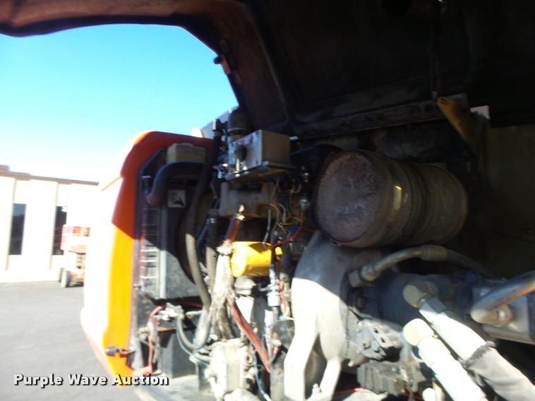 image for item DA3324 1999 JLG 600S boom lift