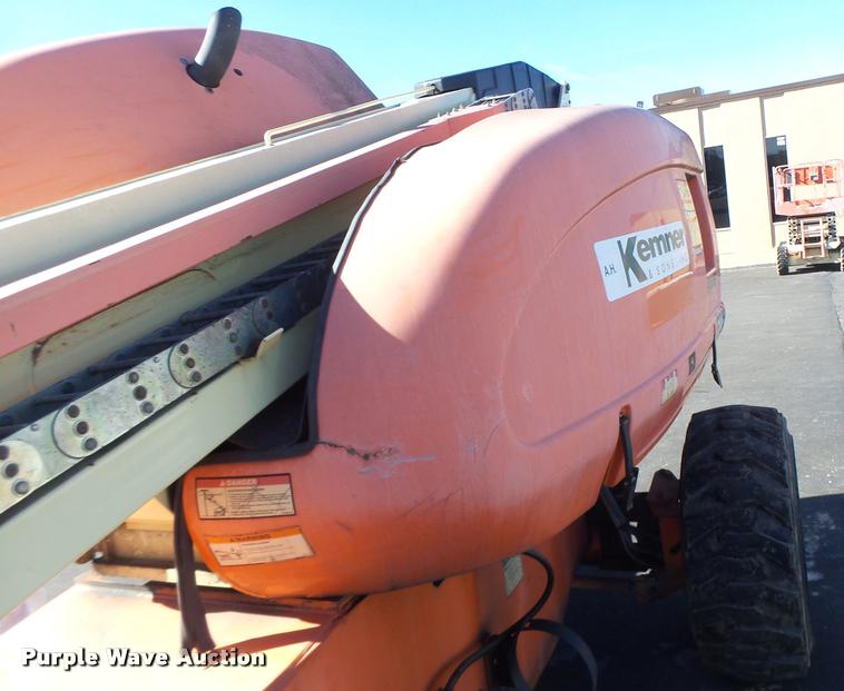 image for item DA3324 1999 JLG 600S boom lift