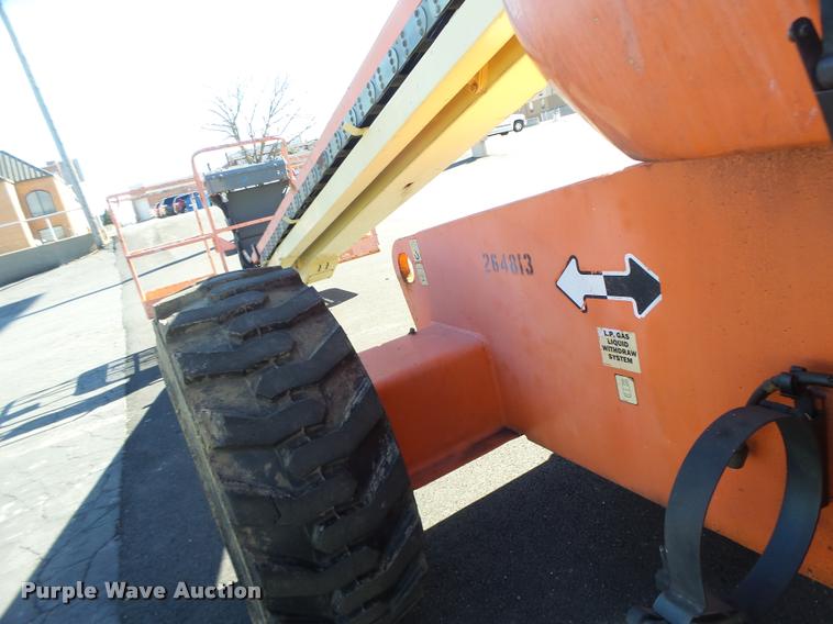 image for item DA3324 1999 JLG 600S boom lift
