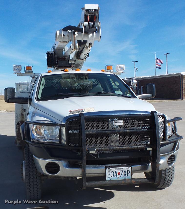 image for item DA3325 2009 Dodge Ram 5500 bucket truck