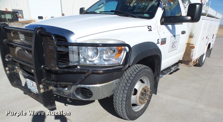 image for item DA3325 2009 Dodge Ram 5500 bucket truck