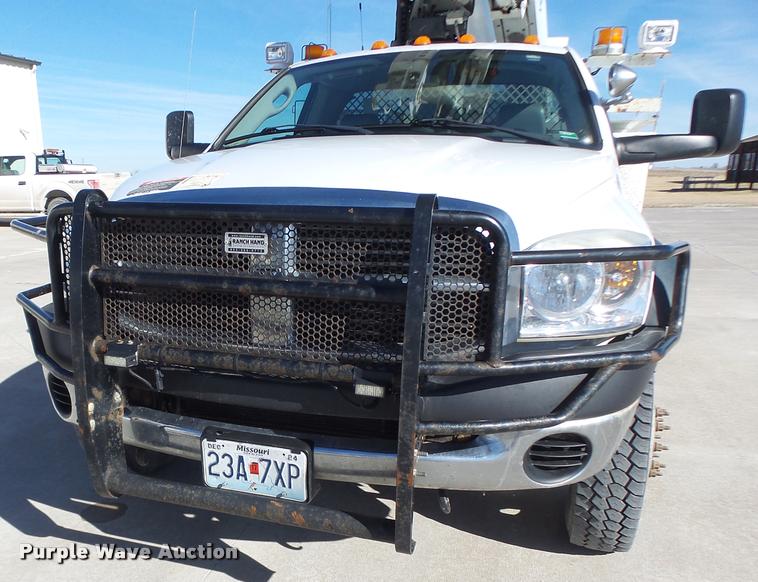 image for item DA3325 2009 Dodge Ram 5500 bucket truck