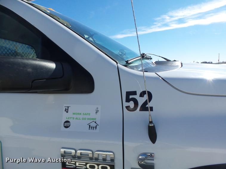 image for item DA3325 2009 Dodge Ram 5500 bucket truck