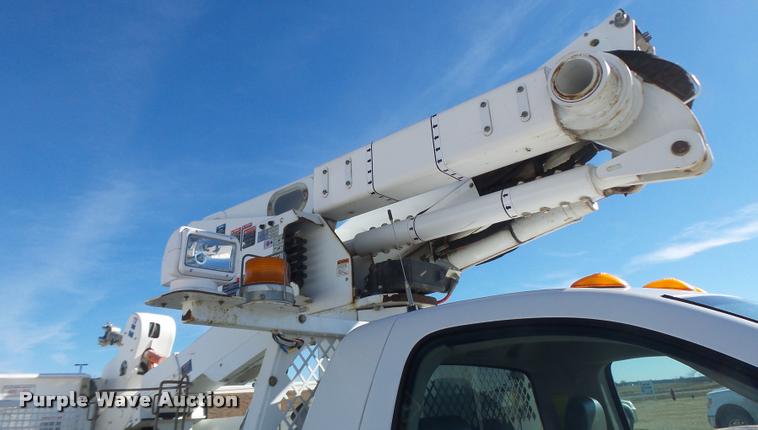 image for item DA3325 2009 Dodge Ram 5500 bucket truck
