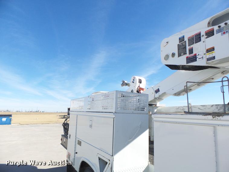 image for item DA3325 2009 Dodge Ram 5500 bucket truck