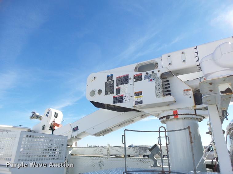 image for item DA3325 2009 Dodge Ram 5500 bucket truck