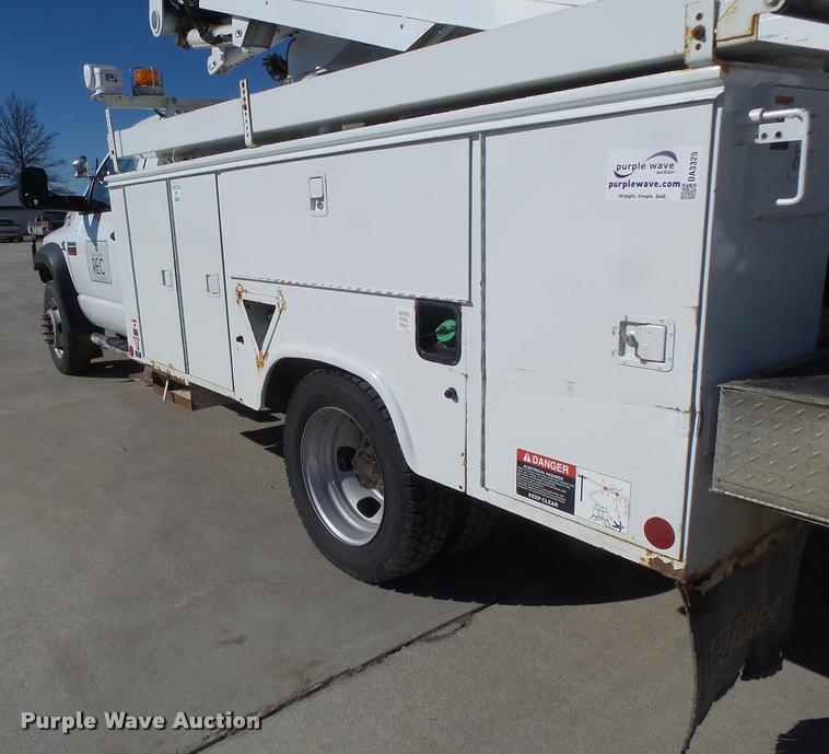 image for item DA3325 2009 Dodge Ram 5500 bucket truck