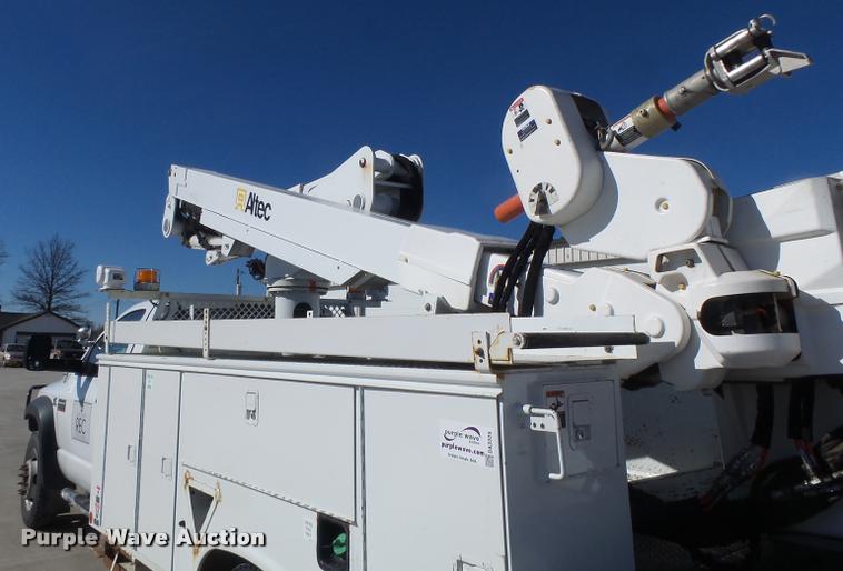 image for item DA3325 2009 Dodge Ram 5500 bucket truck