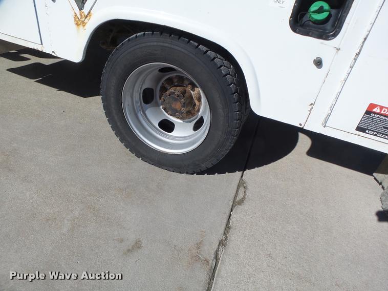 image for item DA3325 2009 Dodge Ram 5500 bucket truck