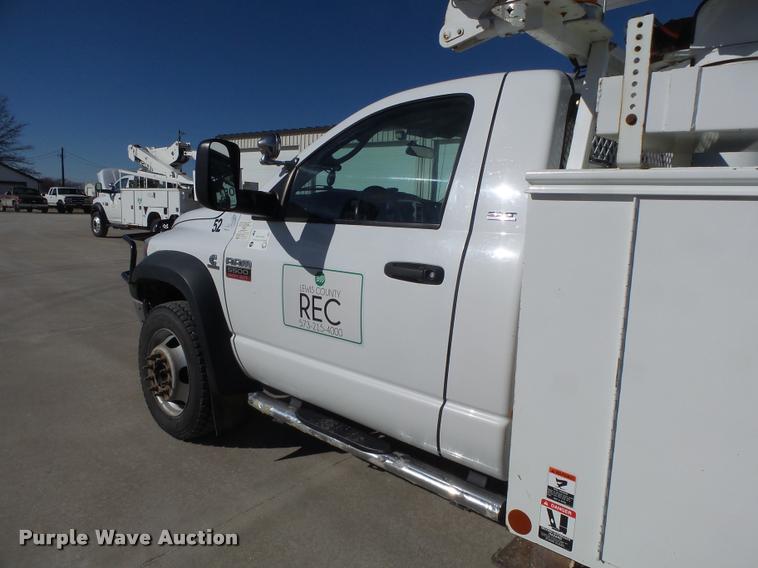 image for item DA3325 2009 Dodge Ram 5500 bucket truck