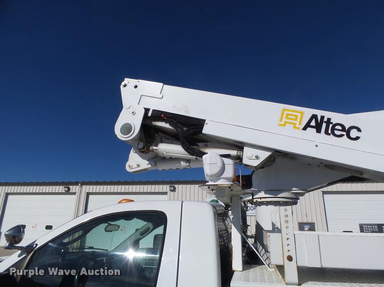 image for item DA3325 2009 Dodge Ram 5500 bucket truck