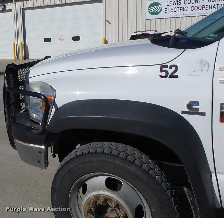 image for item DA3325 2009 Dodge Ram 5500 bucket truck
