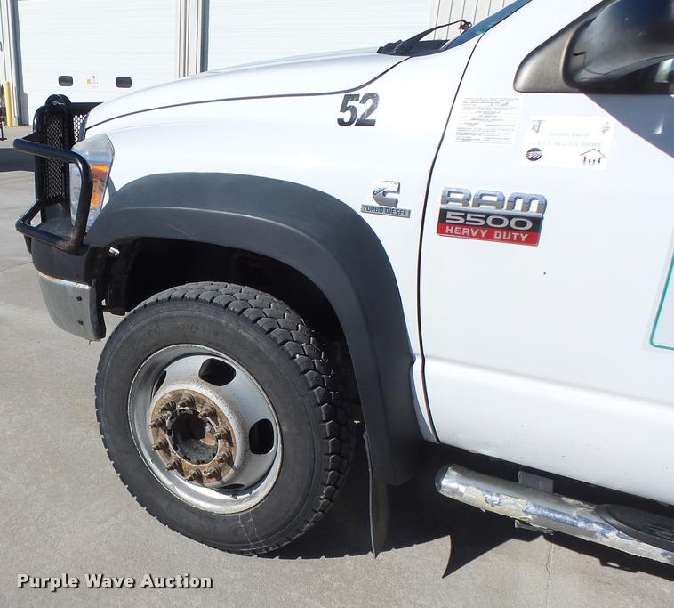 image for item DA3325 2009 Dodge Ram 5500 bucket truck