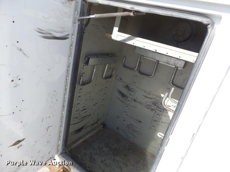 image for item DA3325 2009 Dodge Ram 5500 bucket truck