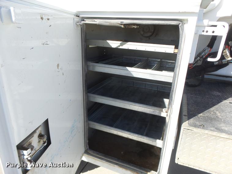 image for item DA3325 2009 Dodge Ram 5500 bucket truck