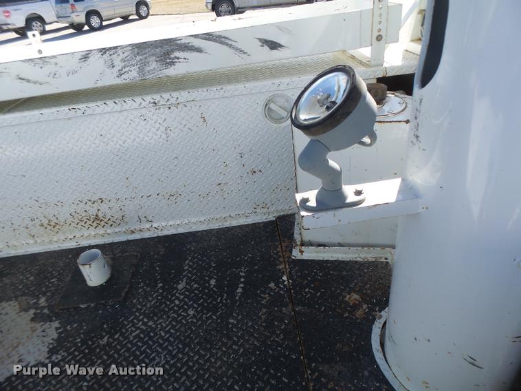 image for item DA3325 2009 Dodge Ram 5500 bucket truck