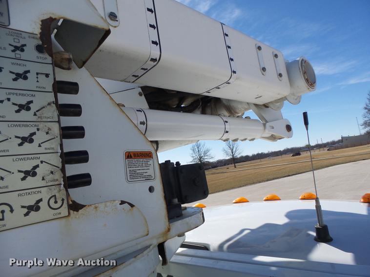 image for item DA3325 2009 Dodge Ram 5500 bucket truck