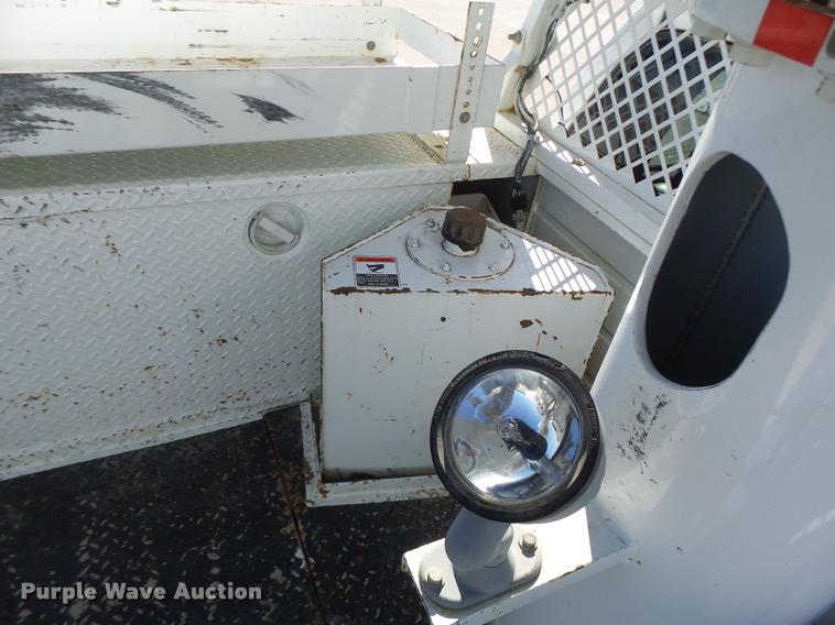 image for item DA3325 2009 Dodge Ram 5500 bucket truck