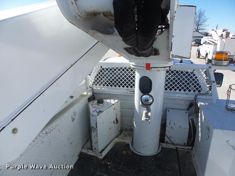 image for item DA3325 2009 Dodge Ram 5500 bucket truck