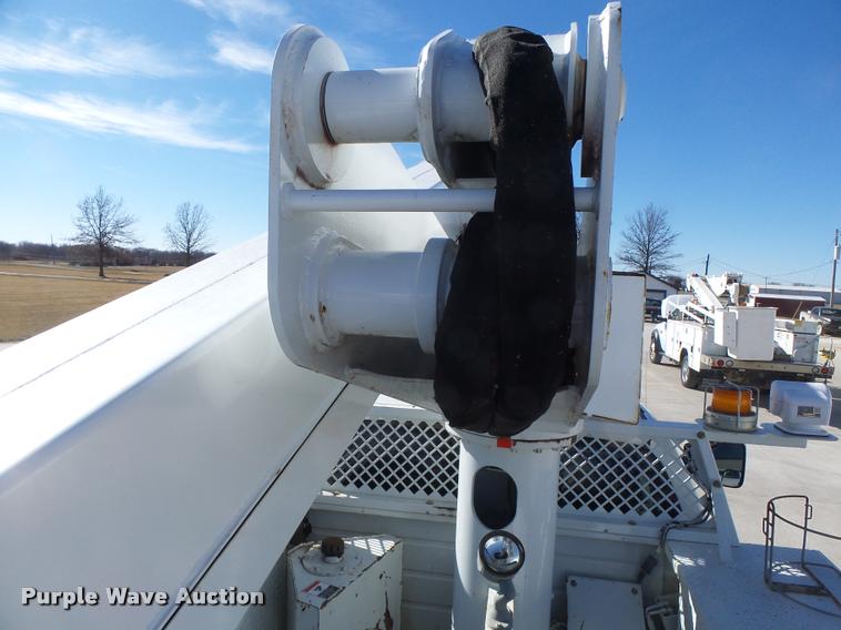 image for item DA3325 2009 Dodge Ram 5500 bucket truck