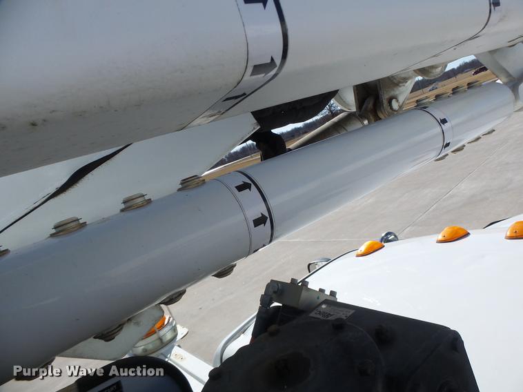 image for item DA3325 2009 Dodge Ram 5500 bucket truck