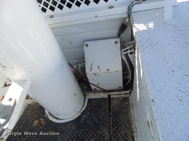 image for item DA3325 2009 Dodge Ram 5500 bucket truck