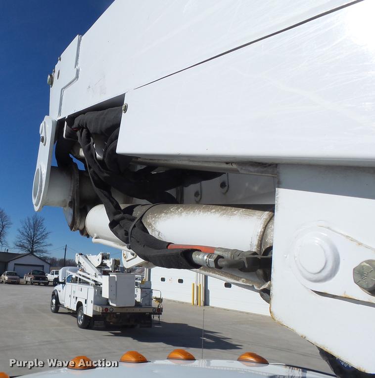 image for item DA3325 2009 Dodge Ram 5500 bucket truck