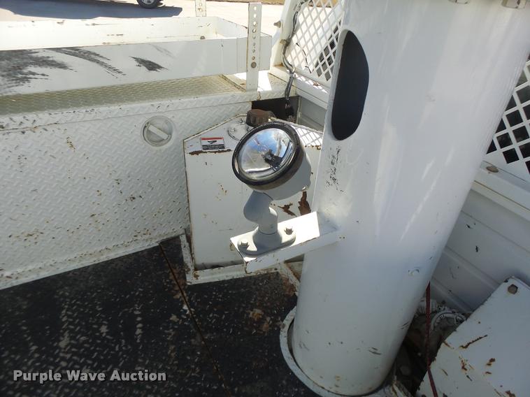image for item DA3325 2009 Dodge Ram 5500 bucket truck