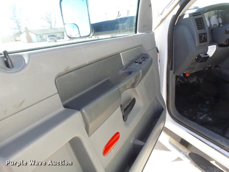 image for item DA3325 2009 Dodge Ram 5500 bucket truck