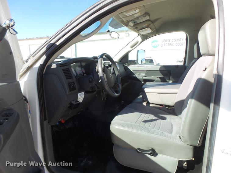 image for item DA3325 2009 Dodge Ram 5500 bucket truck