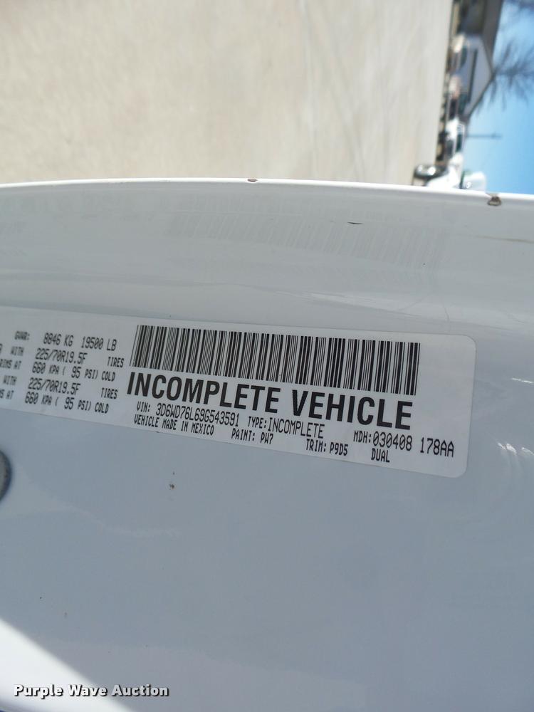 image for item DA3325 2009 Dodge Ram 5500 bucket truck