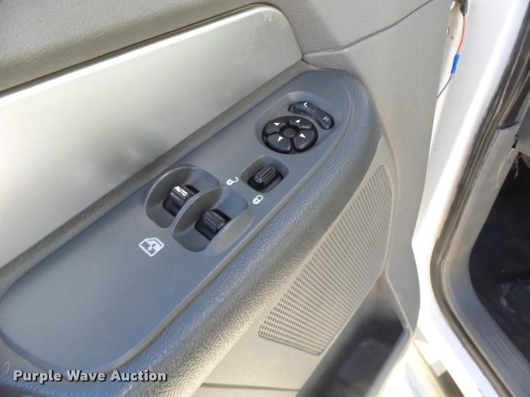 image for item DA3325 2009 Dodge Ram 5500 bucket truck