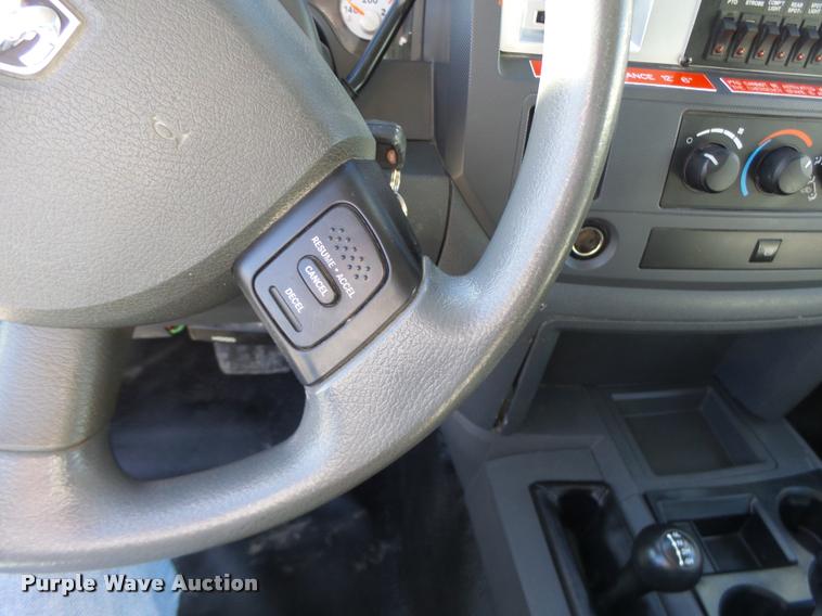 image for item DA3325 2009 Dodge Ram 5500 bucket truck