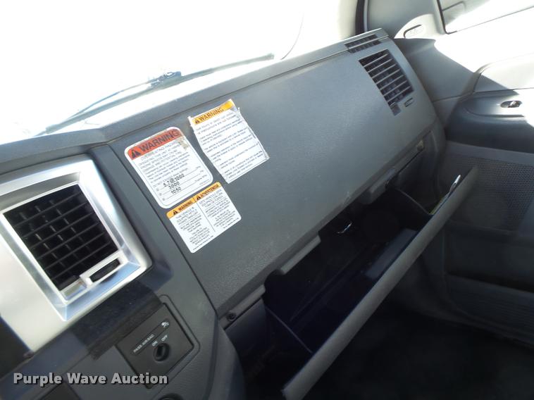 image for item DA3325 2009 Dodge Ram 5500 bucket truck